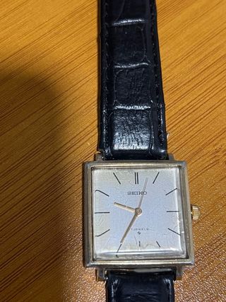 Lote relojes y bolígrafos