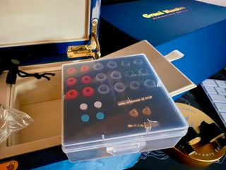 Iems Fatfreq GRAND MAESTRO ANNIVERSARY