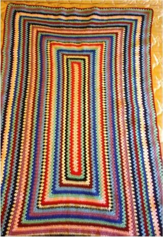 Manta ganchillo artesanal multicolor