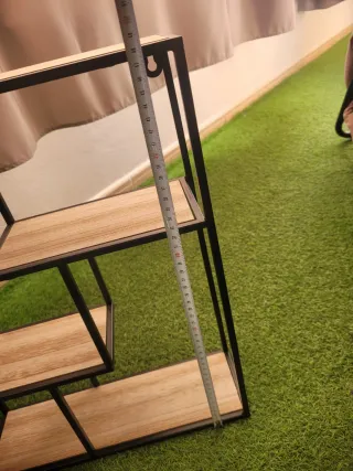 Estantería Metálica Negra y Madera