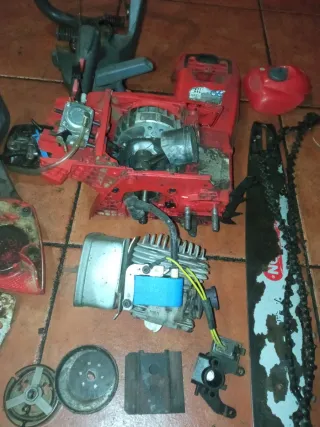 Motosierra efco 152 gripada,muy poco uso,completa