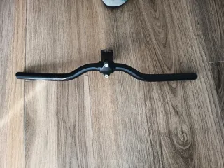 Manillar de bicicleta 540 mm con potencia