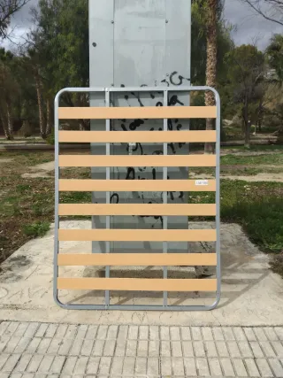 Somier de madera y metal oferta con patas 30 euros
