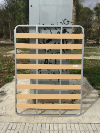 Somier de madera y metal oferta con patas 30 euros