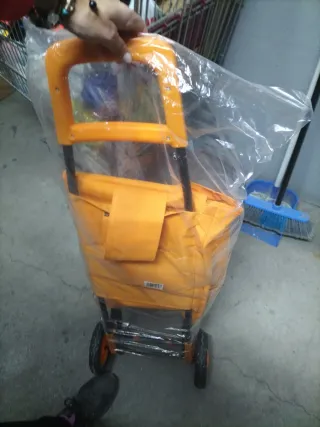 Carro de la compra naranja nuevo