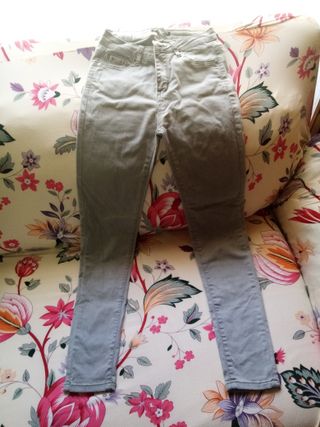 Pantalones pitillo negros