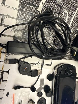 Consola Sony PSP 1000 Negra + Accesorios
