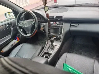 Mercedes-Benz Clase C 2004