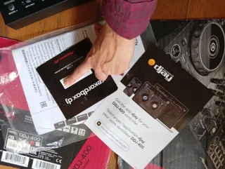 Controlador DJ Pioneer DDJ-400 con licencia