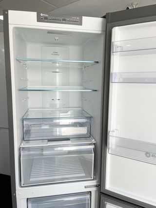 FRIGORÍFICO BALAY NEGRO CRISTAL NOFROST 185CM.