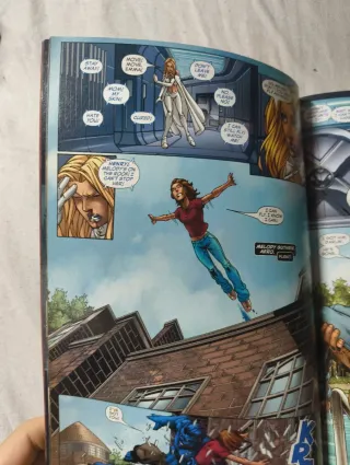 New X-Men Childhood's End - Volume 1