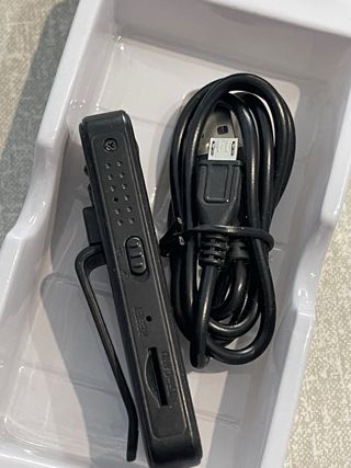 Mini cámara espía con clip y cable USB