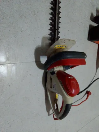 Tagliasiepi Black+Decker