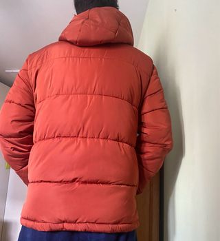 Cazadora acolchada naranja