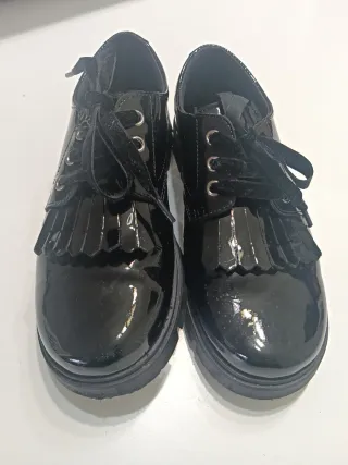 Zapatos Pablosky Negros Charol Niña