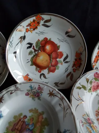 Set di 9 Antichi Piatti Francesi