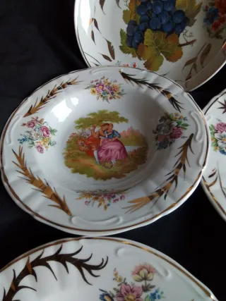 Set di 9 Antichi Piatti Francesi