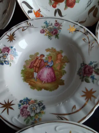 Set di 9 Antichi Piatti Francesi