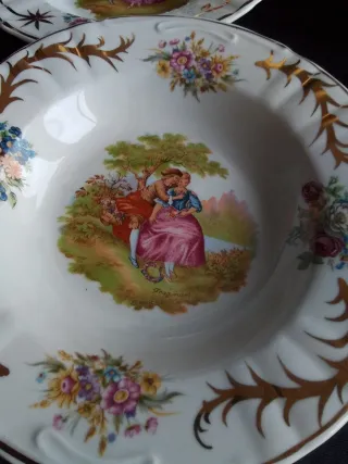 Set di 9 Antichi Piatti Francesi