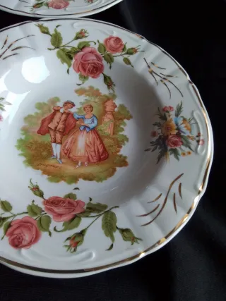 Set di 9 Antichi Piatti Francesi