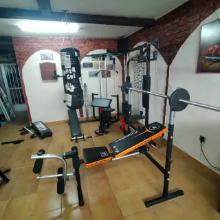 Lote Gimnasio Completo: Banco, Saco, Pesas