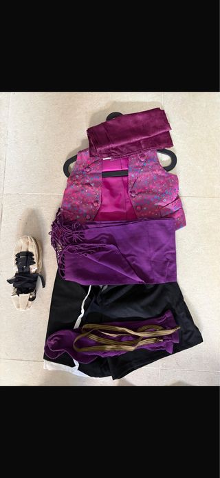 Traje niño saraguell morado y negro Talla 10