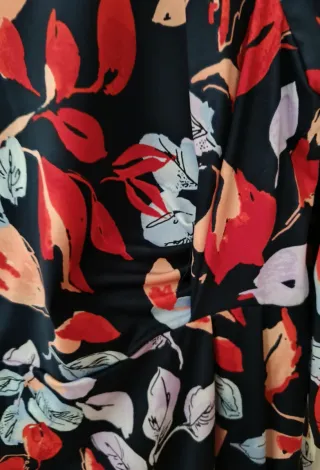 Vestido estampado floral azul y rojo