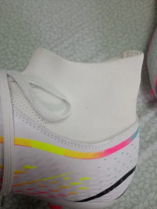 Zapatillas de fútbol con tacos multicolor