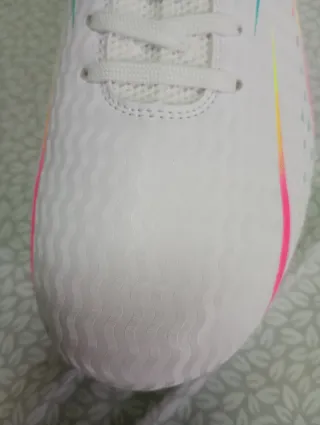 Zapatillas de fútbol con tacos multicolor