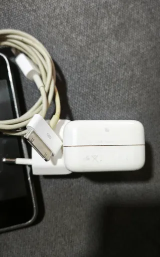 iPod 16GB (iphone)Negro + Cargador y Cable