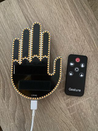 Mano LED con control remoto