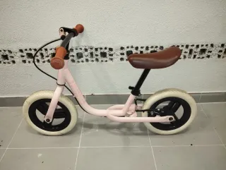 Bicicleta sin pedales rosa