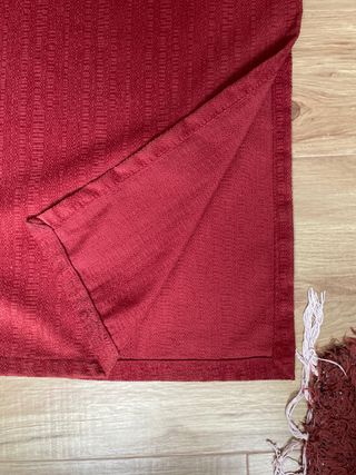 Cortina roja de tela