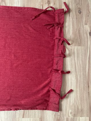 Cortina roja de tela