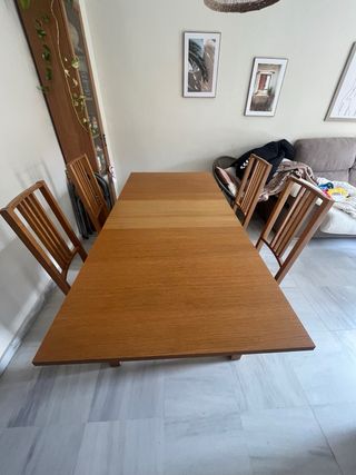 Mesa comedor y 4 sillas madera