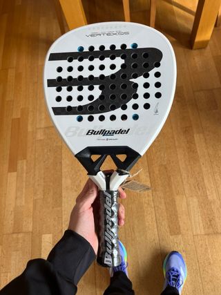 Pala de pádel Bullpadel Vertex 05 NUEVA.