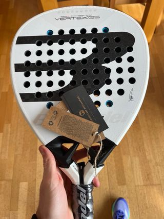 Pala de pádel Bullpadel Vertex 05 NUEVA.