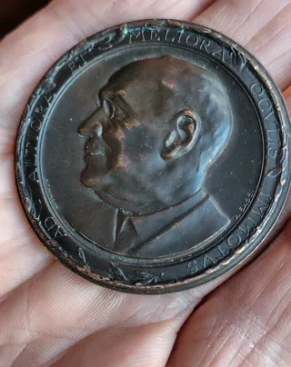 Medaglia antica con profilo giulio luigi mascarelo