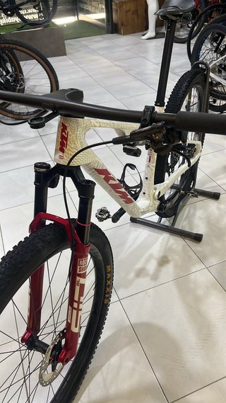 KTM SCARP EVO FLIGHT ATTENDANT de gerencia
