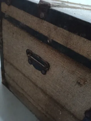 Maleta baúl antiguo tela y madera