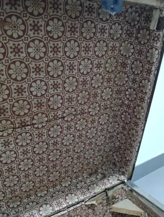 Maleta baúl antiguo tela y madera