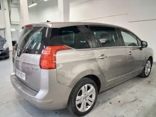 Peugeot 5008 2010