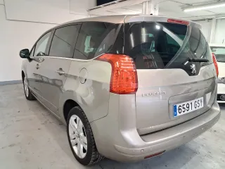 Peugeot 5008 2010