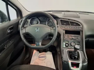 Peugeot 5008 2010