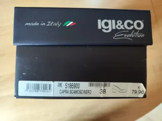 Scarpe scamosciate Igi&Co nere