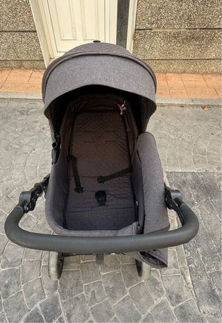 Cochecito bebé gris