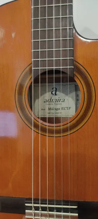 Guitarra Admira Electrificada
