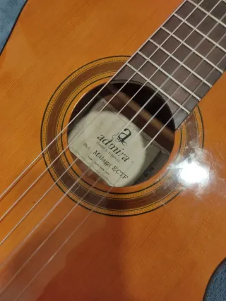 Guitarra Admira Electrificada