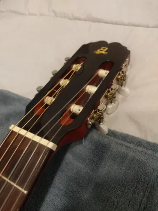 Guitarra Admira Electrificada