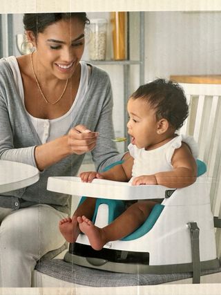 Trona Silla alzador portatil Ingenuity Baby